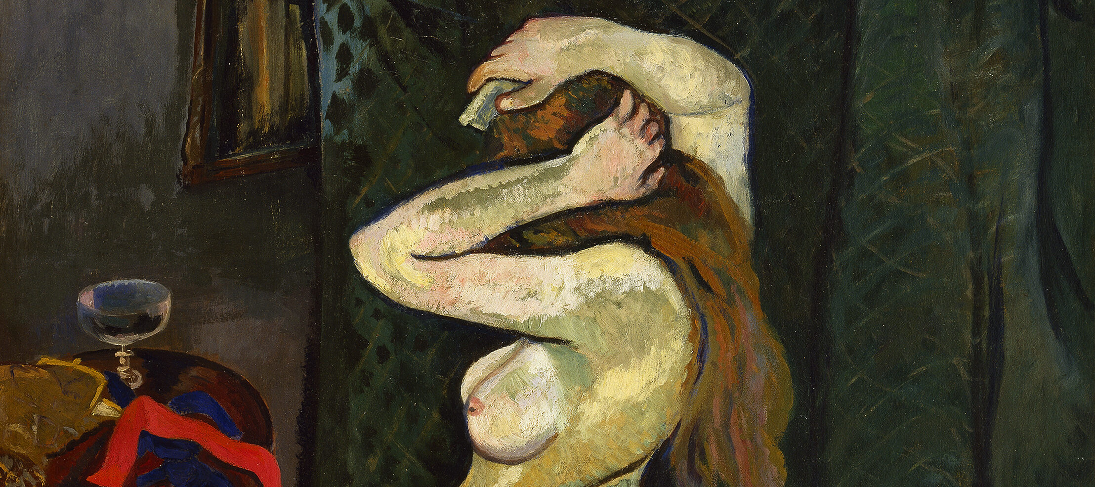 A nude woman stands in profile against dark green drapery. She turns her head away from the viewer while brushing her long, reddish-brown hair. Her light skin is streaked by unblended brushstrokes of green and orange; her figure and other shapes are delineated by dark outlines.