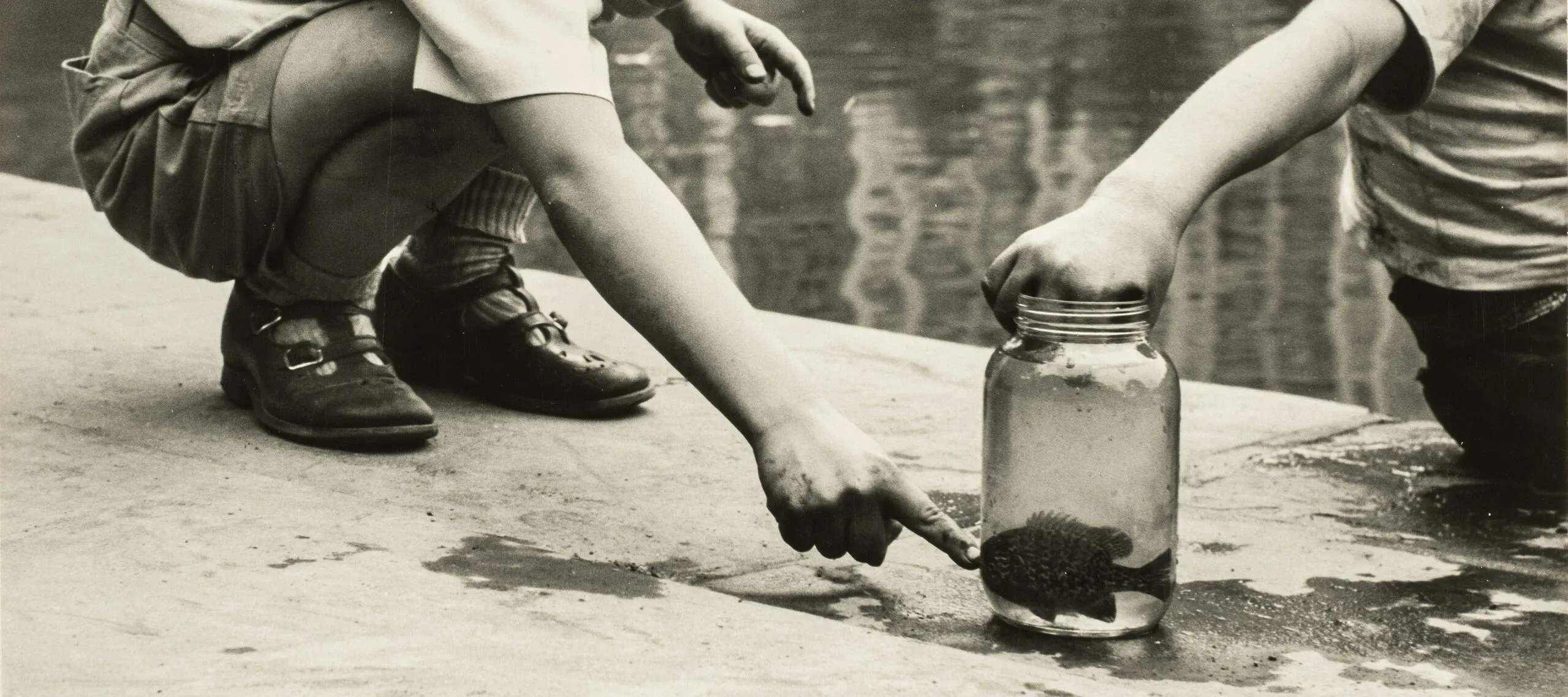 Esther Bubley, <i>New York, New York</i>, 1948; Gelatin silver print, 8 3/4 x 9 3/4 in.; National Museum of Women in the Arts, Gift of Kenneth and Lori Polin and Family; Photo by Lee Stalsworth